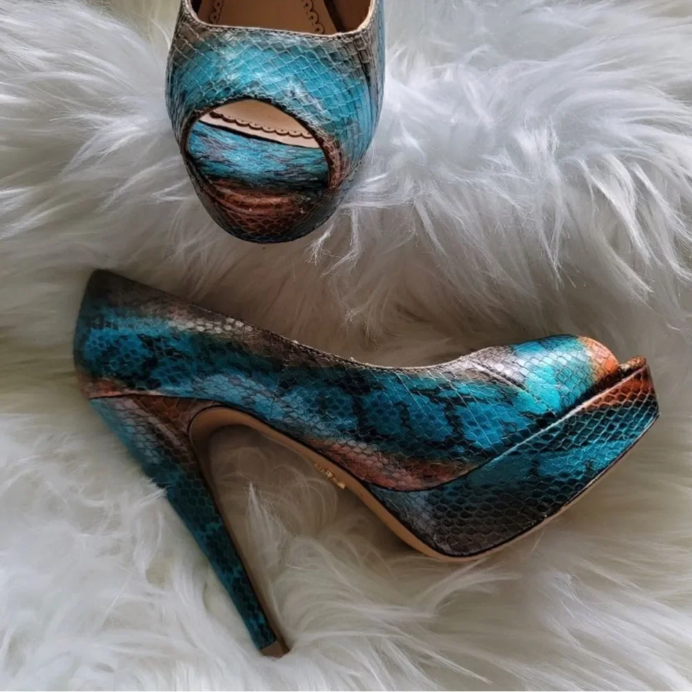 Pour La Victoire Snakeskin Peep-Toe Platform Heels – Size 8.5